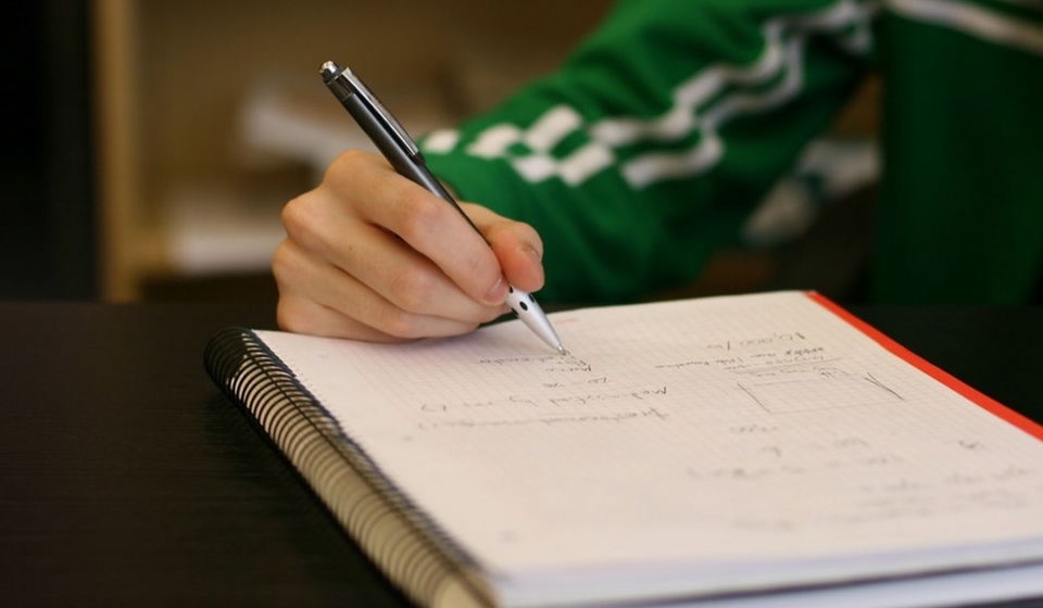 Best AI Tools for Generating Blog Title Ideas featured image